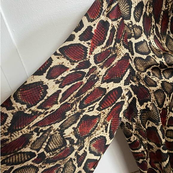 ZARA WMN'S Animal Print Shirt‎ Flowy V-neck Top Blouse S NWOT - Picture 11 of 16